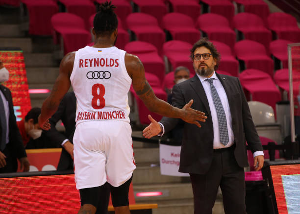 挥他的执教 挥他的执教