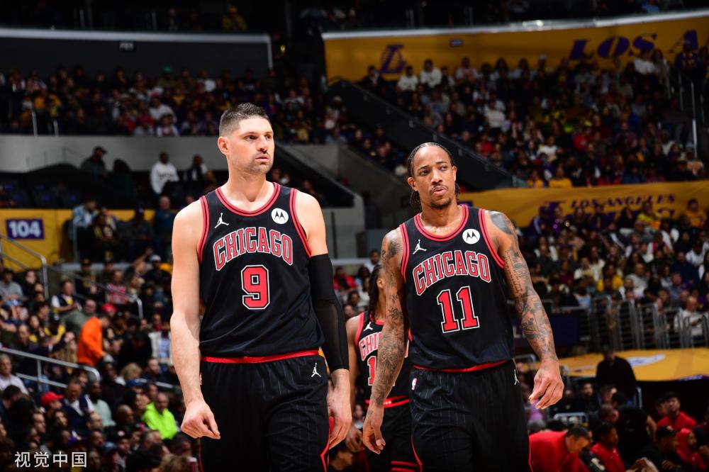 表现出强大 表现出强大